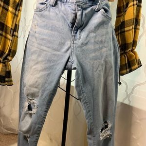 Cute light wash ripped jeans